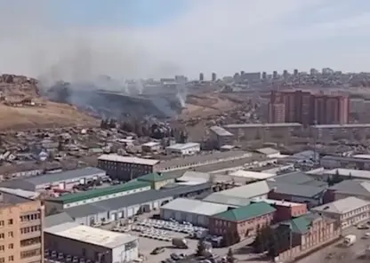 В Красноярске вновь загорелась сухая трава
