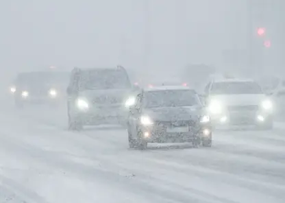 Красноярским автомобилистам советуют незамедлительно сменить шины на зимние