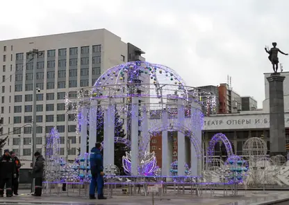 В Красноярске начали тестировать подсветку фонтанов на Театральной площади