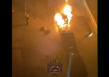 В Красноярске на улице 9 Мая сгорел автомобиль