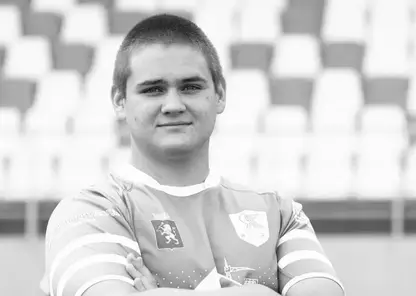 Получивший тяжелые травмы в аварии с автобусом 17-летний Назар Хлобозов умер