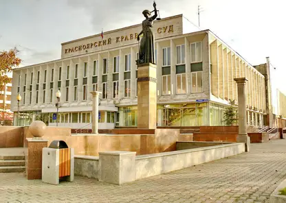 В Красноярске эвакуировали краевой суд