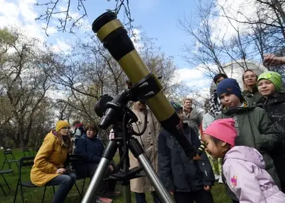 Красноярцев приглашают посмотреть на на планеты-гиганты и лунные кратеры в телескоп