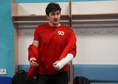 Сергей Ломанов и Илья Лопатин получили травмы в матче с хоккейным «Кузбассом»