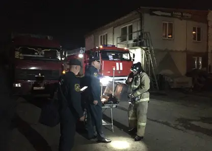 В промзоне Красноярска произошёл пожар прошедшей ночью