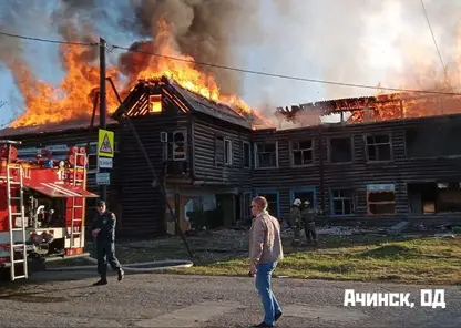 В Ачинске сгорел дом
