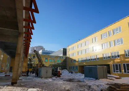 Губернатор Михаил Котюков проинспектировал строительство школы в 3-м микрорайоне Солнечного