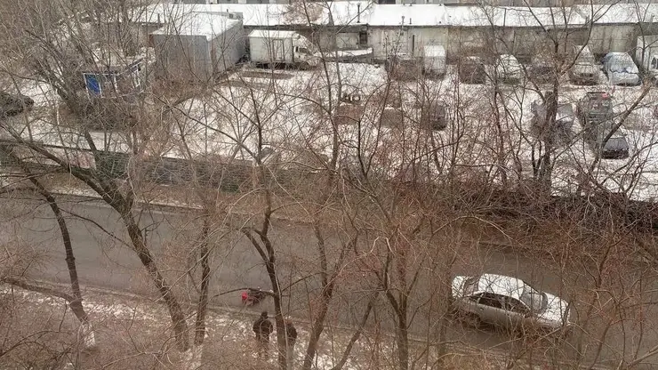 В Красноярске водитель легковушки сбил школьника на улице Судостроительная