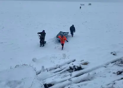 Льдину с 9 рыбаками оторвало от берега на акватории Новосибирского водохранилища