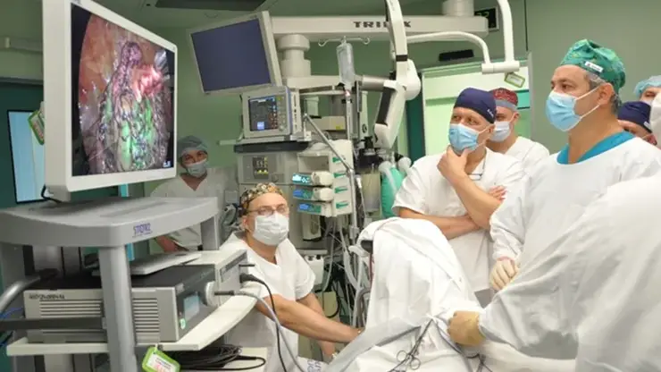 Красноярские онкологи прооперировали легкие двух пациентов с применением специального вещества — индоцианина зеленого