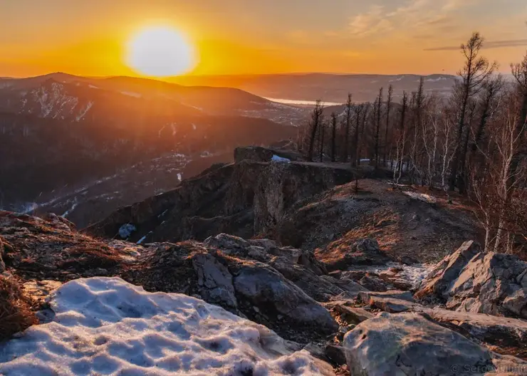 Красноярский Торгашинский хребет вошел в топ-10 лучших мест для весенних фотосессий в России