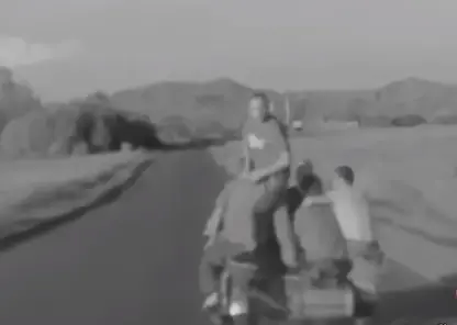 Пьяный красноярец вёз пятерых товарищей на мотоцикле с кладбища