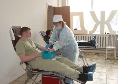 Более 50 красноярцев сдали кровь во время донорской акции в Железнодорожном районе