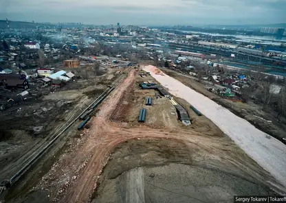 В Красноярске фотограф показал строительство развязки на Чкалова