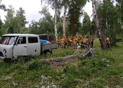 Пожарные Красноярского края тушат лесные пожары в окрестностях Саяно-Шушенского водохранилища