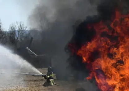 При тушении лесного пожара в Иркутской области погиб тракторист