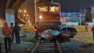 В Красноярске нарушивший правила дорожного движения водитель устроил ДТП на железнодорожном переезде В Красноярске нарушивший правила дорожного движения водитель устроил ДТП на железнодорожном переезде