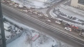 В Красноярске дети не пошли в школу из-за шквалистого ветра В Красноярске дети не пошли в школу из-за шквалистого ветра