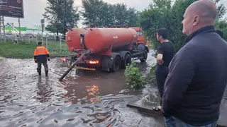 В Красноярске оперативные службы мобилизованы для борьбы с последствиями грозы В Красноярске оперативные службы мобилизованы для борьбы с последствиями грозы