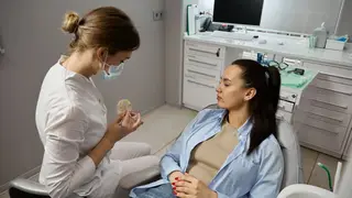 Перепломбировка зубов в Красноярске: когда нужно заменить старую пломбу Перепломбировка зубов в Красноярске: когда нужно заменить старую пломбу