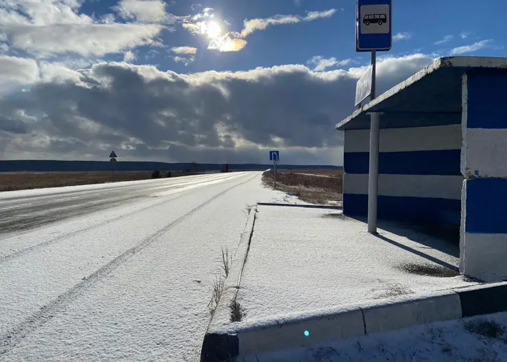 В Красноярском крае женщине потребовалась помощь спасателей из-за поломки на трассе