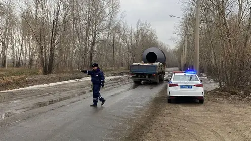 Дорогу между Красноярском и Березовкой перекрыли из-за порыва трубы