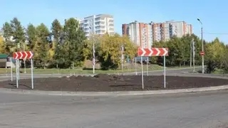 В Красноярске на улице Стасовой поменяли схему въезда на кольцо