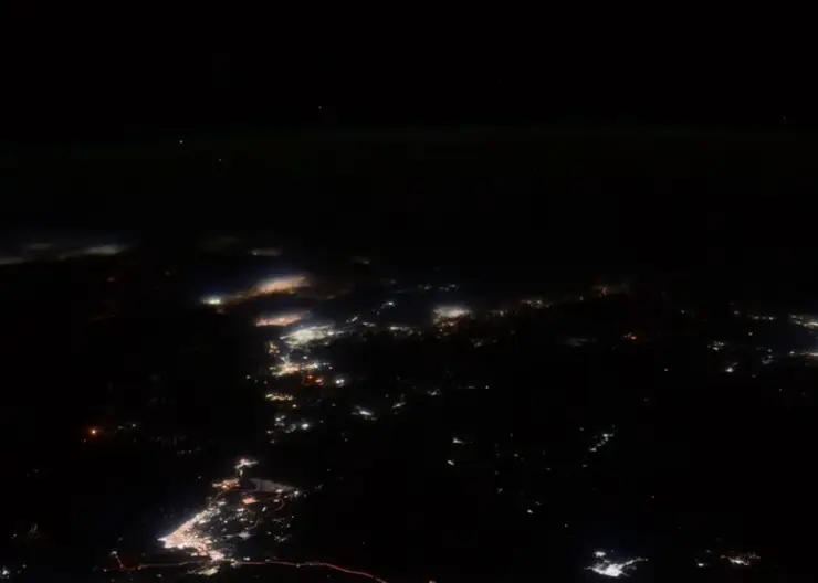 Завораживающий ночной полет над Персидским заливом снял космонавт из Красноярского края Кирилл Песков