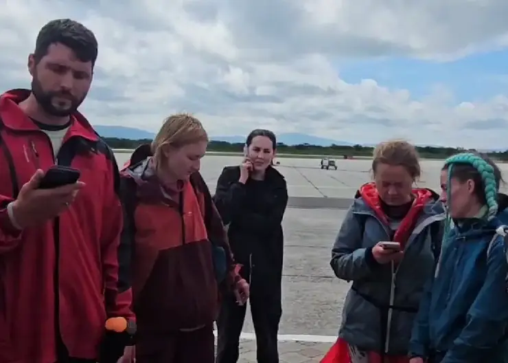 Пропавших на Итурупе туристов нашли: их искали больше суток