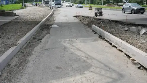 Безопасный переход обустраивают под вантовым мостом в Красноярске
