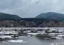 На севере Красноярского края начался ледоход на Енисее