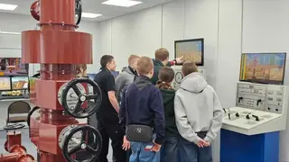 На Ачинском НПЗ прошла профориентационная экскурсия в рамках федерального проекта «Больше чем работа». На Ачинском НПЗ прошла профориентационная экскурсия в рамках федерального проекта «Больше чем работа».