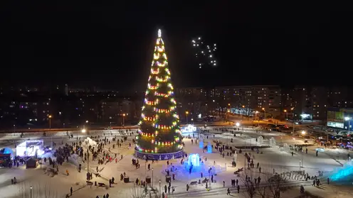 В Красноярске завтра стартует неделя открытия новогодних ёлок: где и когда пройдут праздники