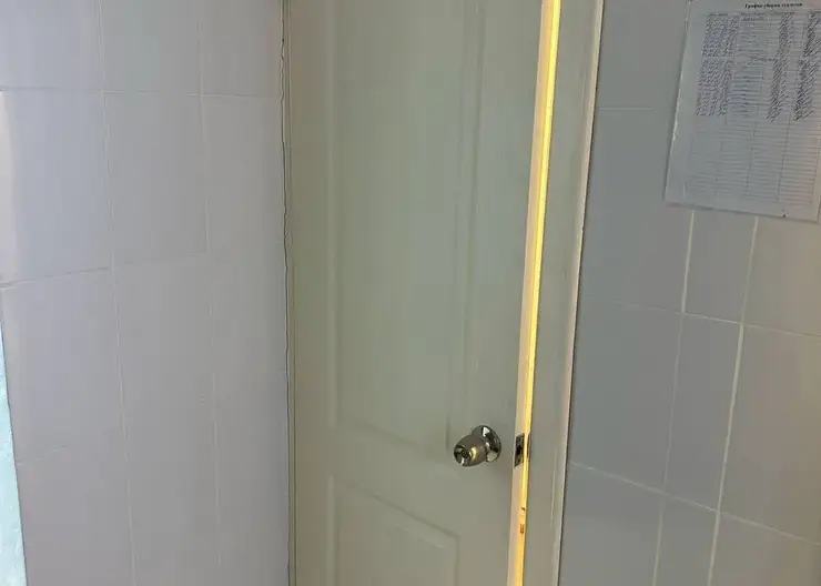 В Канске студентка колледжа родила в туалете общежития и выбросила ребенка в мусорку