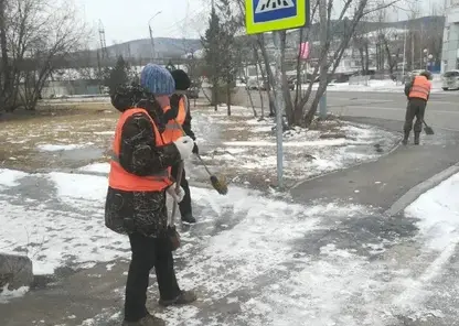 Красноярцев просят быть осторожнее на улицах из-за гололеда