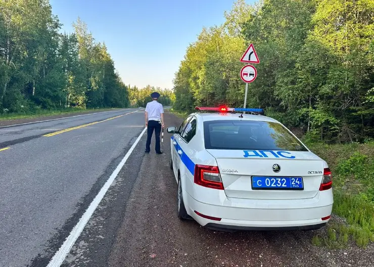 В Зеленогорске водитель въехал в припаркованный автомобиль и скрылся