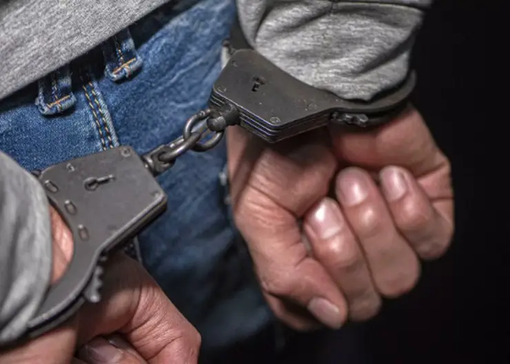 На Алтае мужчина отрубил пальцы бывшей жене