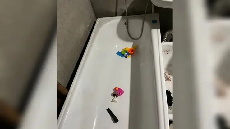 В Красноярском крае молодая мать обвиняется в смерти дочери во время купания