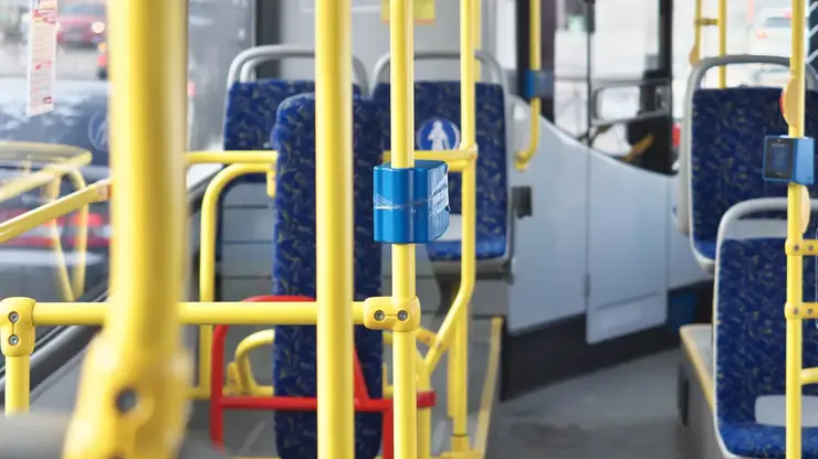 Кемеровского школьника высадили на мороз из-за нехватки денег на проезд: ситуацию взял на контроль глава СК РФ Бастрыкин