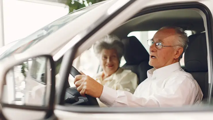 Водители, токари и слесари-ремонтники стали самыми востребованными профессиями в Омске