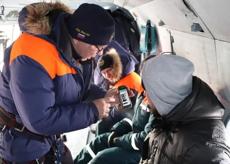 В Хабаровском крае спасатели второй день ищут пропавших рыбаков