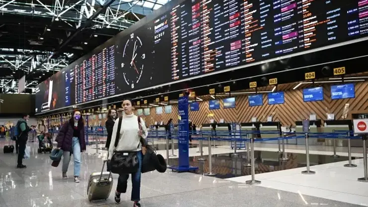 Когда авиаперелёты могут быть опасны для здоровья? Рассказывает врач