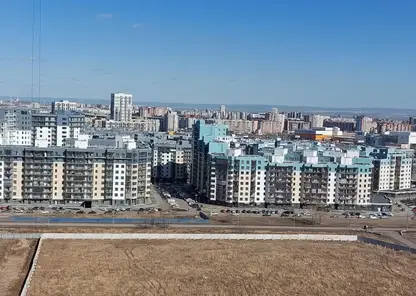 Пожар возник на подземной парковке в элитном красноярском микрорайоне: несколько транспортных средств сгорели дотла (видео)