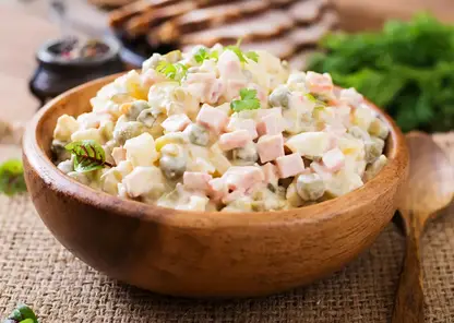 Больше 200 ведер оливье смыли красноярцы в унитаз за 2 дня