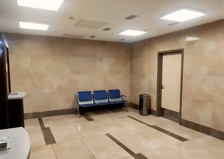 В красноярском аэропорту после ремонта открыли курительную комнату