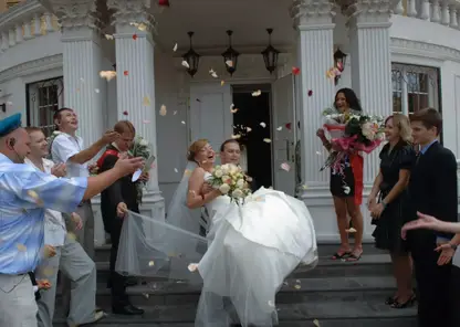 Более 800 браков заключили жители Томской области в июне этого года