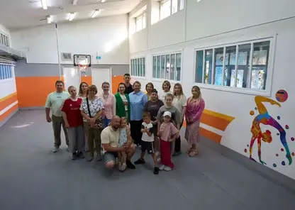 Волонтёры Богучанской ГЭС отреставрировали школьный спортзал в Кодинске