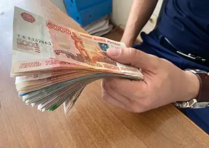 В Новосибирске задержали двух сотрудников таможни за взятки