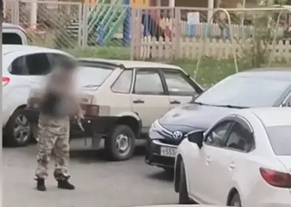 В Шарыпове задержали мужчину, угрожавшего людям ножами и ружьём