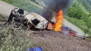 В Красноярском крае бензовоз улетел в кювет и загорелся, водитель погиб